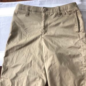 Boys Under Armour khaki shorts Size 14.